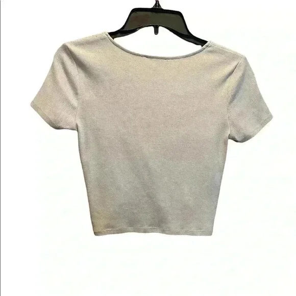 Forever 21 crop top with twist detail at waist - Picture 3 of 6